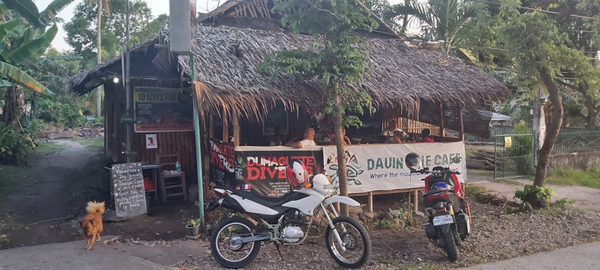 Dumaguete Dive Cafe - Dauin
